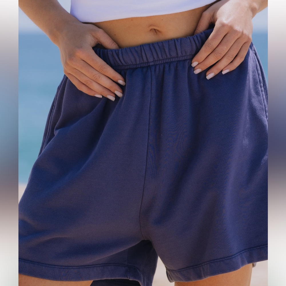 Daily drills navy sweat shorts 
XS/S